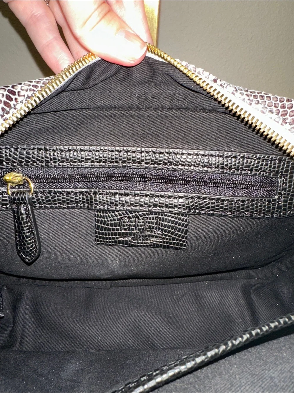 G.I.L.I 100% Leather Greyscale Snake Print Embossed Crossbody Bag, Like New